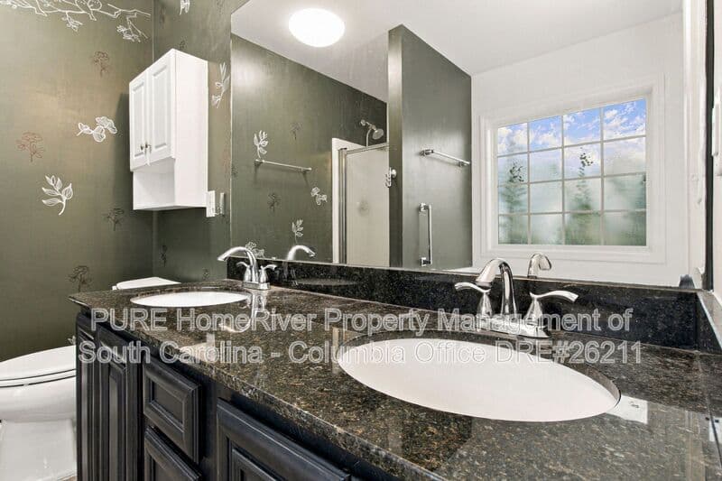 Lexington House: 288 Hollingsworth Ln