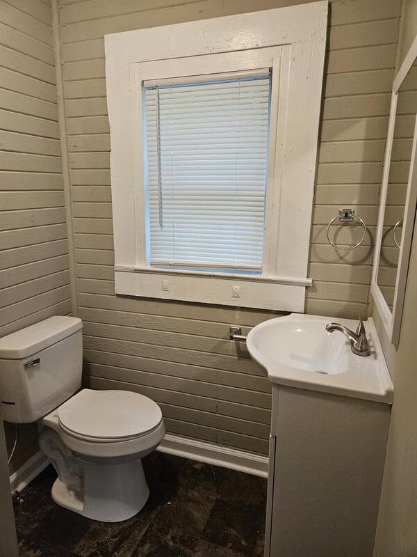 Winder Condo: 178 Georgia Ave - B