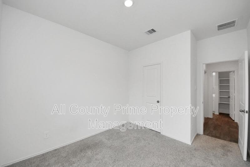 Fulshear House: 31303 Heddington Ln