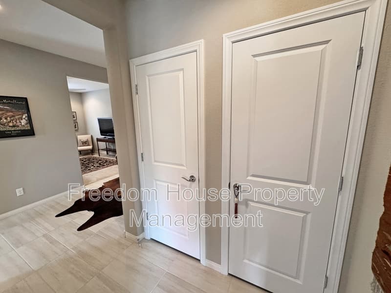 Pahrump House: 5245 East La Campana Drive