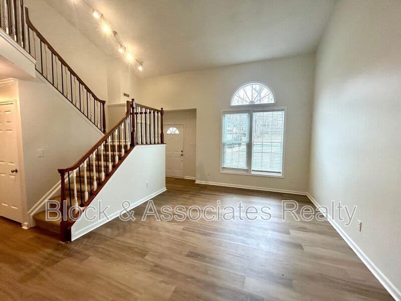 Wake Forest House: 232 Haywicke Place