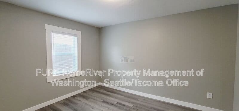 Tacoma Condo: 3216 E Roosevelt Ave