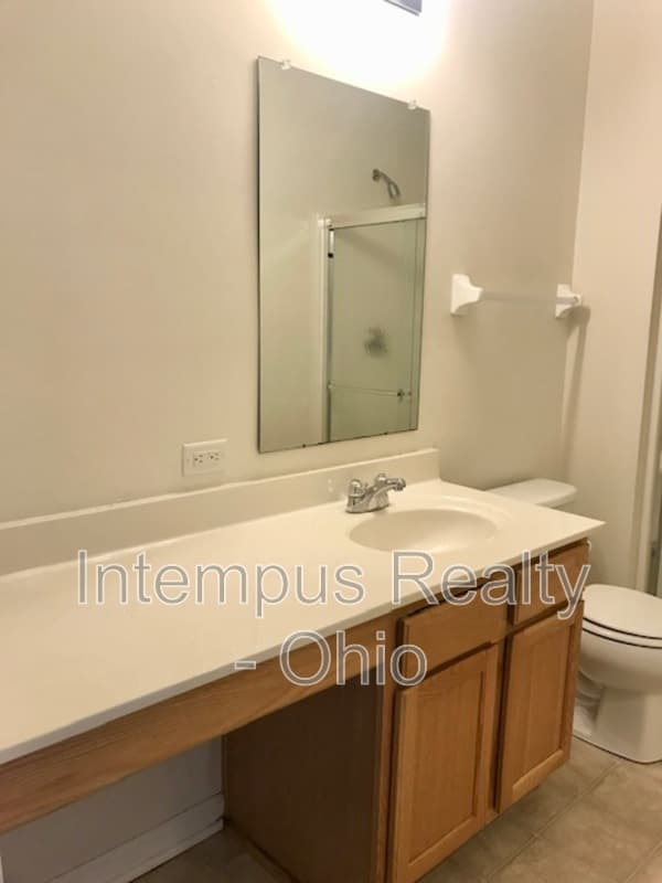 Columbus House: 2844 Hillstone St