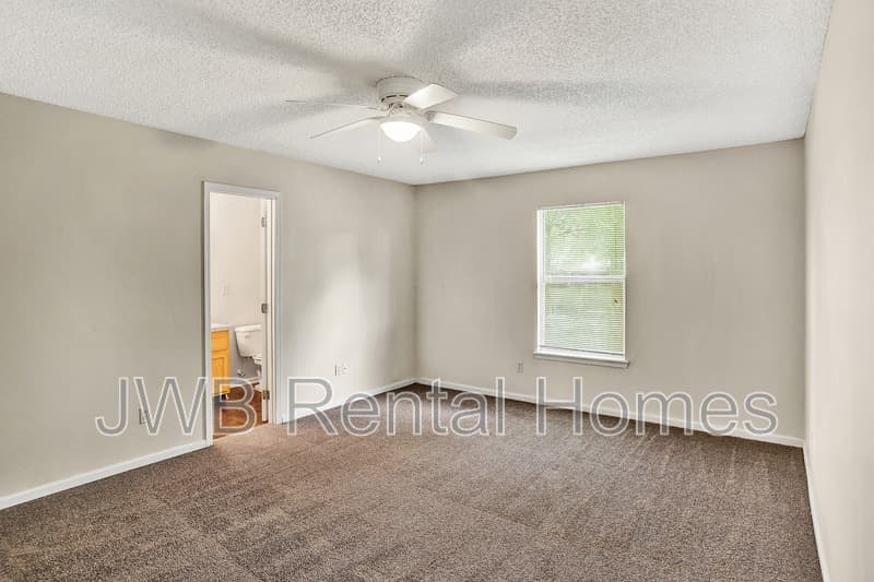Jacksonville House: 8516 Shuter Ct