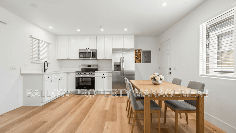 National City House: 733 E 7th Street