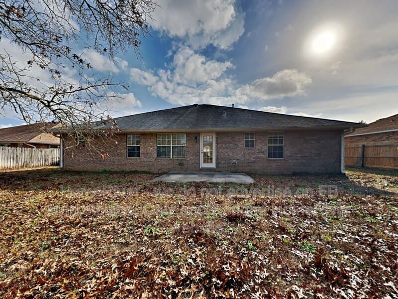 Crestview House: 2827 Atoka Trl