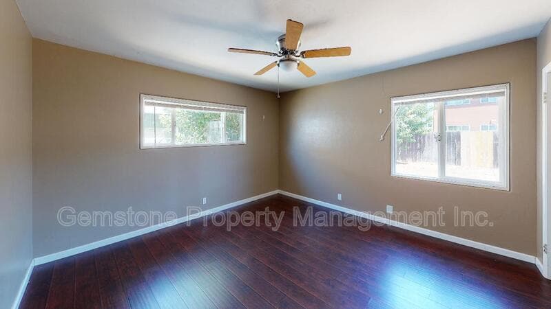 San Diego House: 5744 Mary Lane Dr