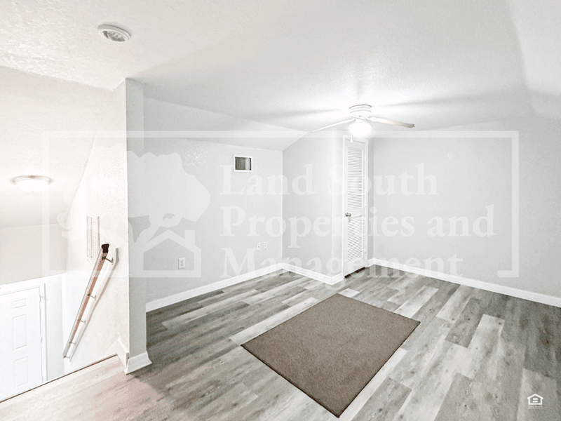 Lakeland House: 5527 Gaur Lane