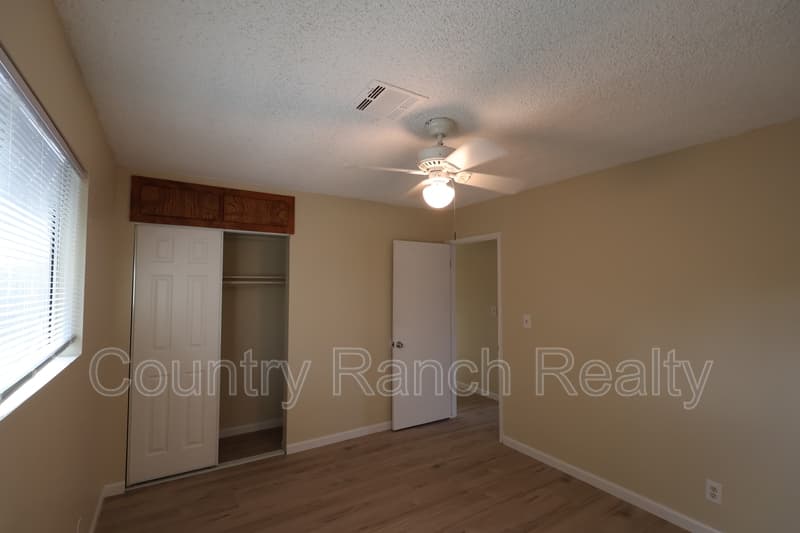 Fort Mohave House: 4274 El Toro Drive