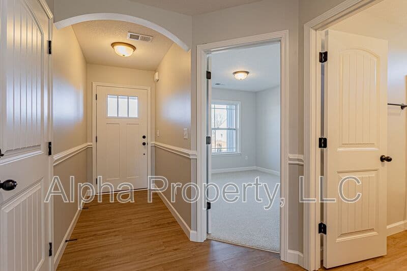 Moore House: 2204 Davenport Ct