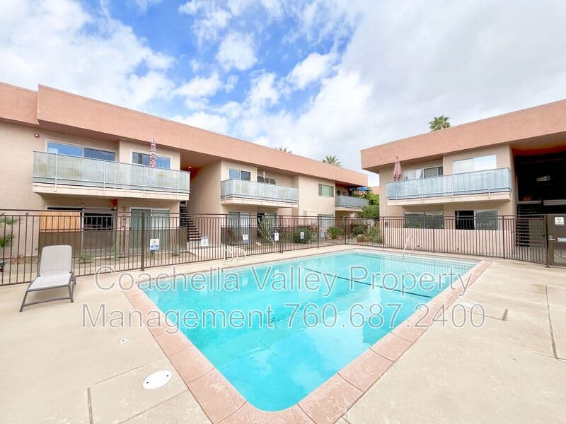 Palm Springs Condo: 400 N Sunrise Way