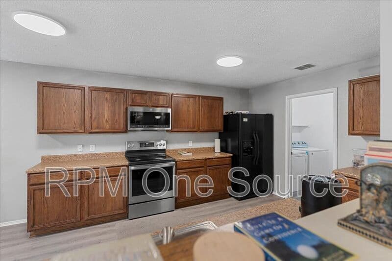 McKinney House: 5401 Pandale Valley Drive