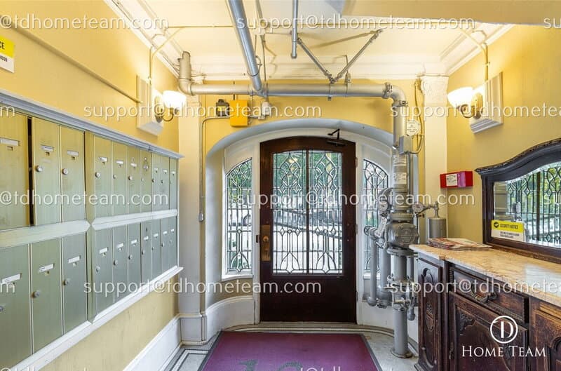 Seattle Condo: 214 Summit Ave E