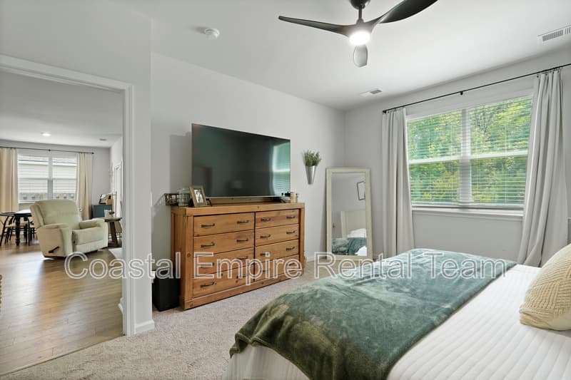 Richmond Hill House: 41 Gypsea Lane