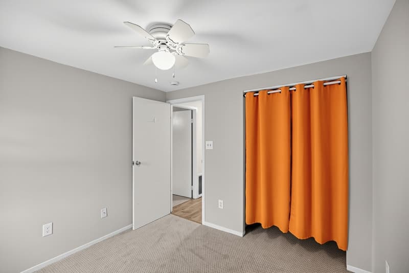 Parkville Condo: 139 East Orange Court