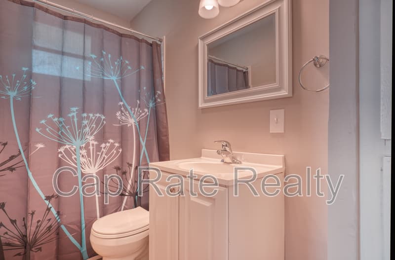 Columbus House: 3738 Arkwood Ct