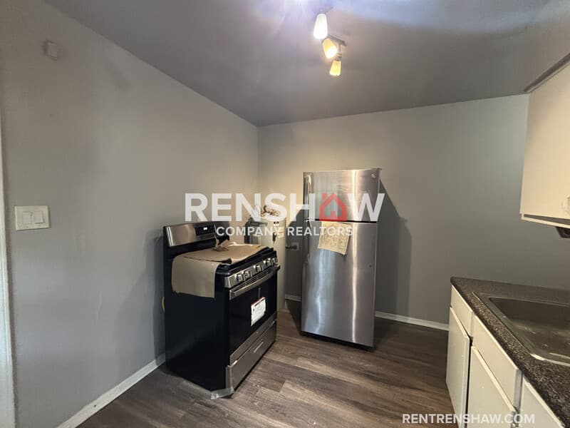 Memphis House: 1460 Oakwood St