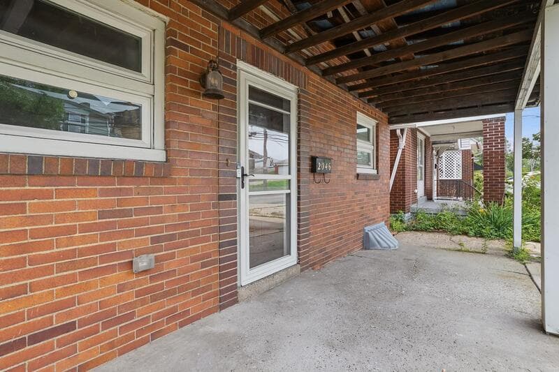 Pittsburgh House: 2046 Pioneer Avenue