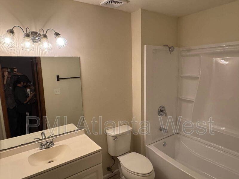 Smyrna Condo: 2134 Valley Oak Dr SE