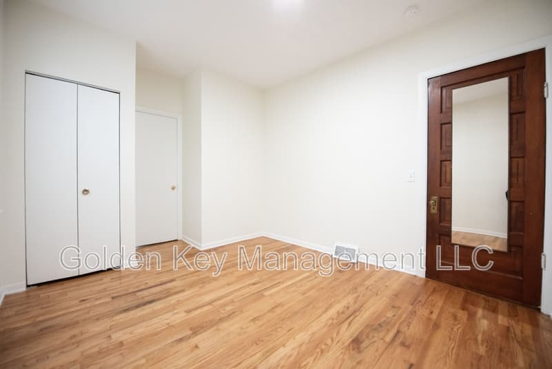 North Olmsted Condo: 5195 Dover Center Road - 1