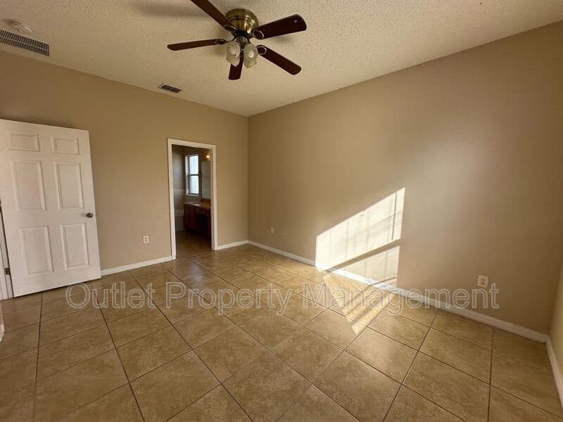 Orlando House: 9356 Monterey Bay Drive