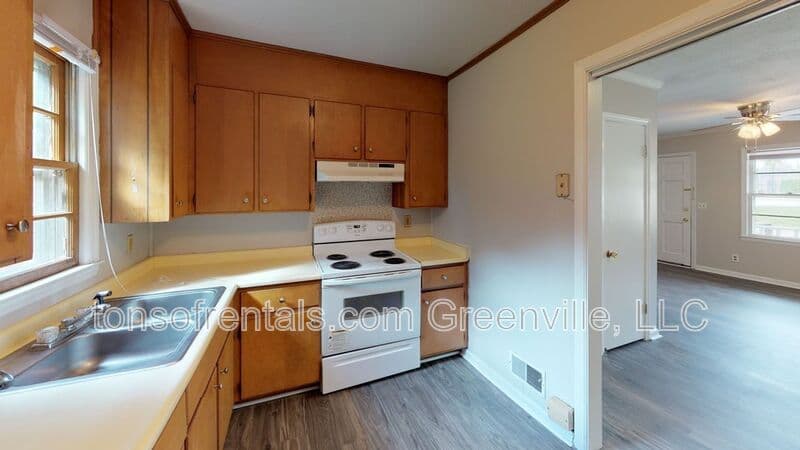 Woodruff Condo: 916 Cross Anchor Rd
