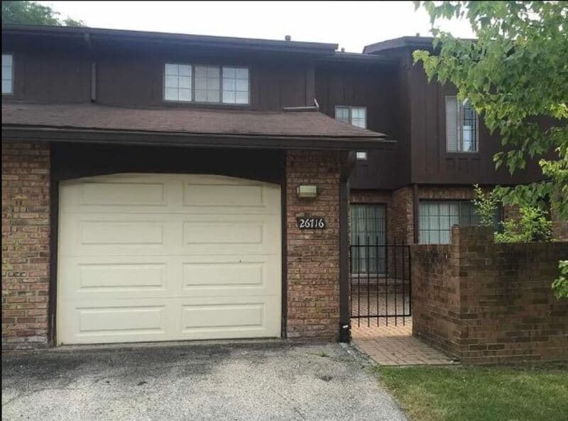 Southfield House: 26716 Summerdale - 1