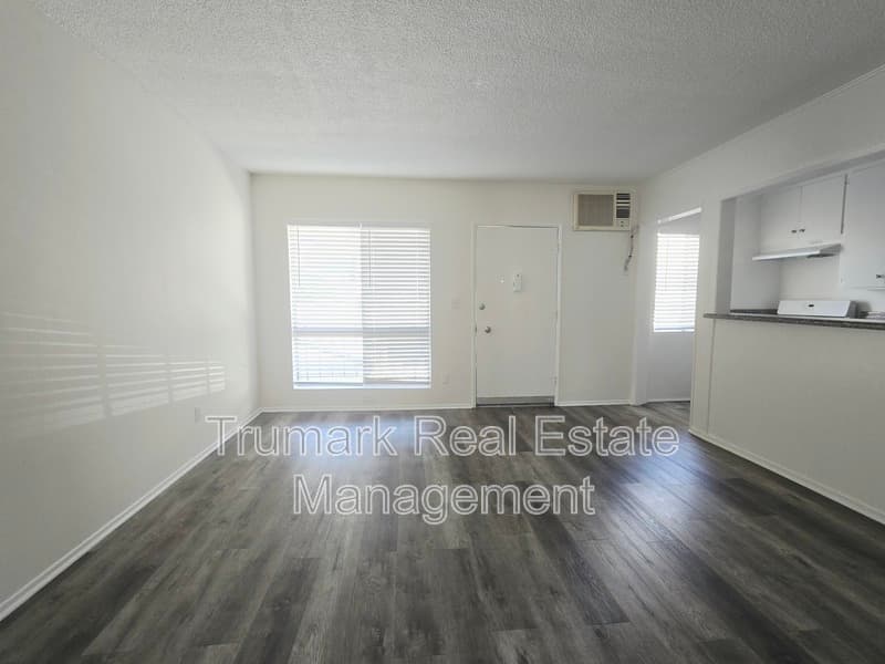 Glendale Condo: 1121 E Palmer Ave