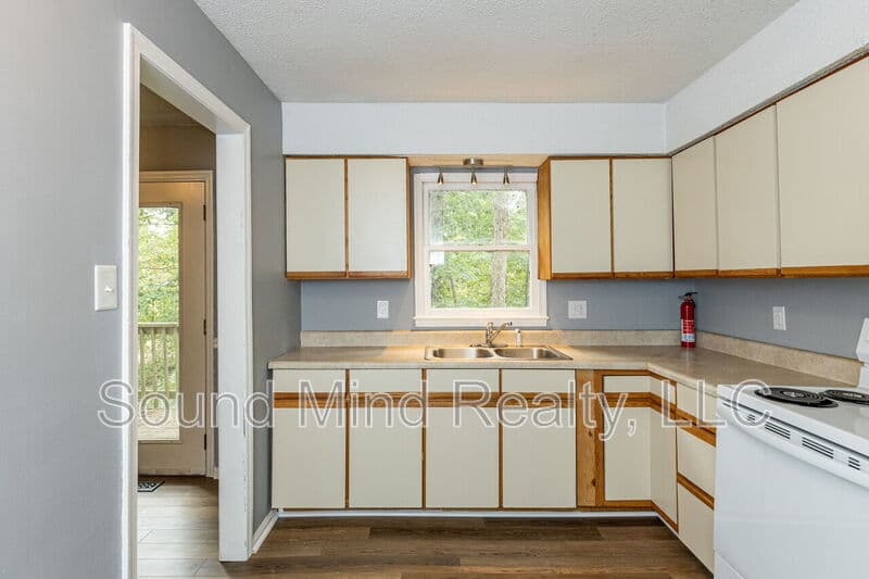 Raleigh House: 3112 Berry Court