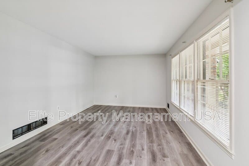 Atlanta House: 2600 Lantern Lane