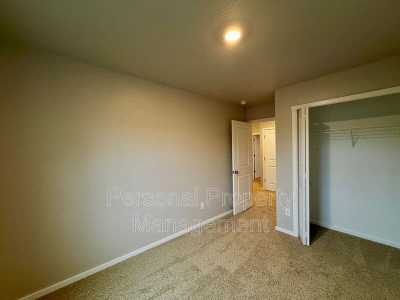 Vancouver House: 2633 NE 115th Place