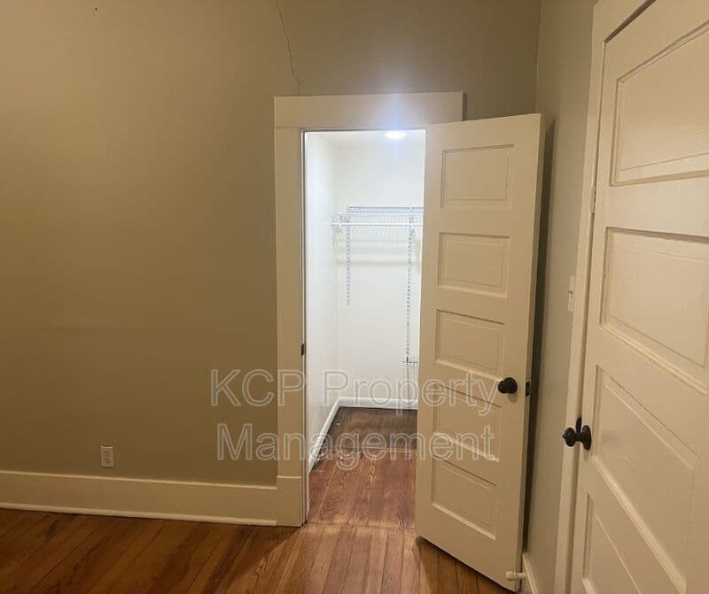 Fort Smith House: 3101 Park Avenue