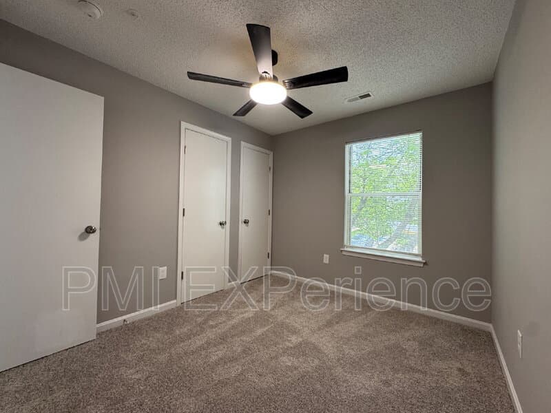 Silver Spring Condo: 2607 Camelback Ln