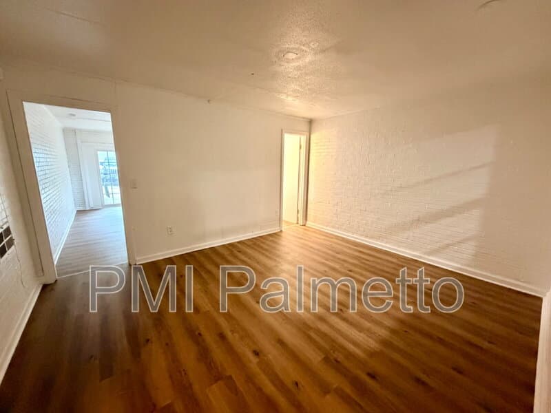 Columbia House: 7348 Parkview Drive