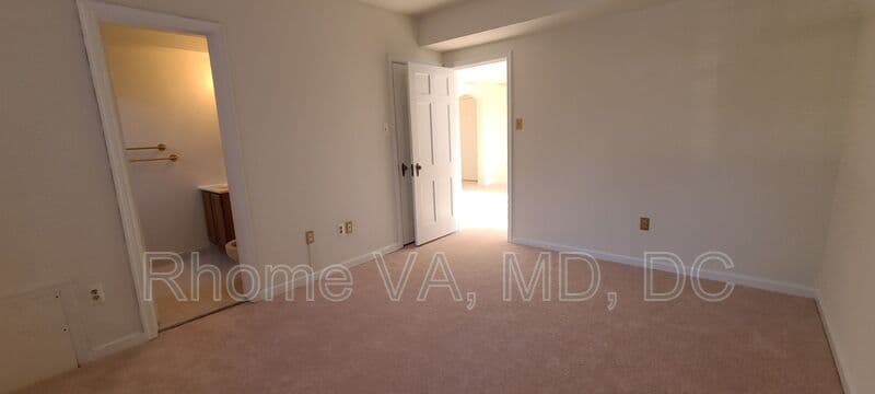 Arlington Condo: 1811 Key Blvd