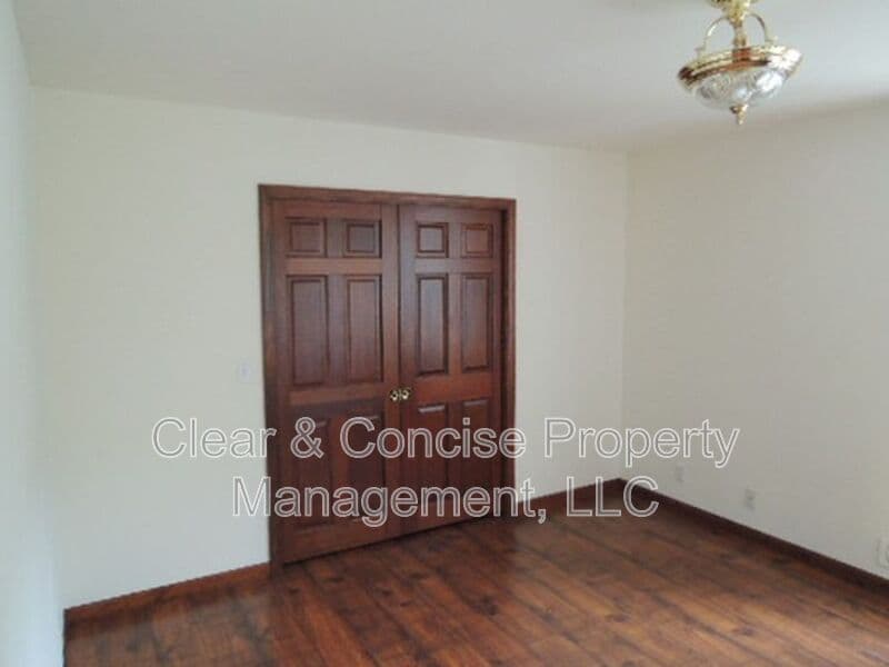 Eugene House: 5216 Cold Springs Way