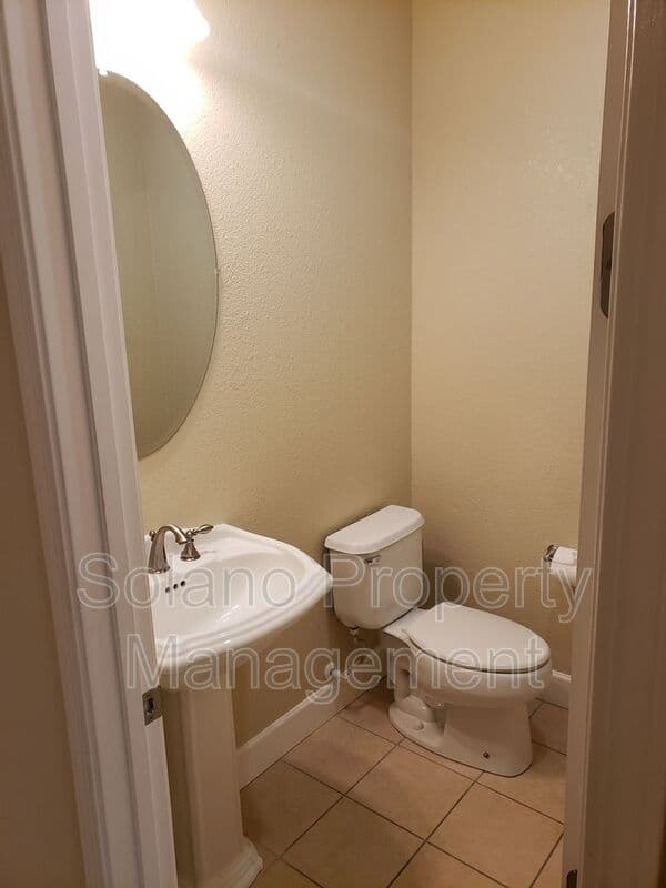 Vacaville House: 2167 Newcastle Dr.