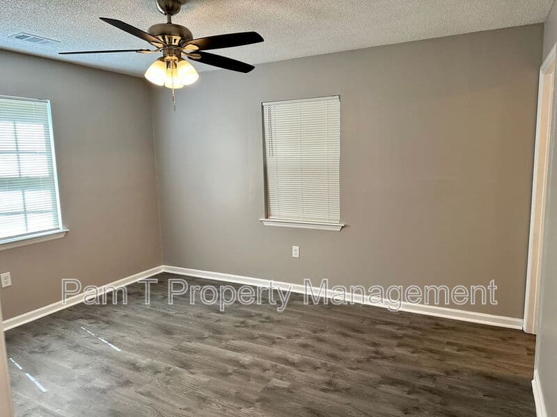 Savannah House: 2607 Bismark Ave.