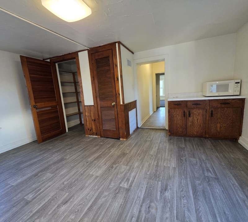 Oshkosh Condo: 632 Bay Shore Drive - Upper