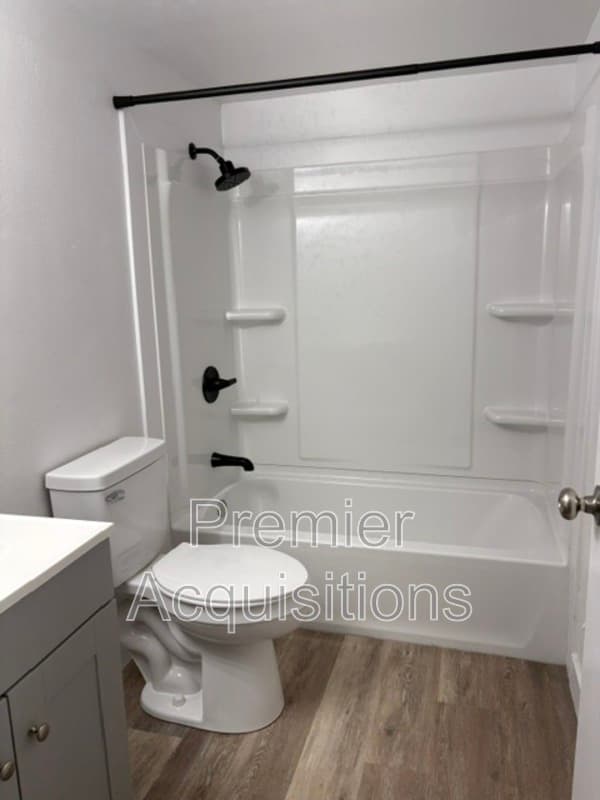 Belleville Condo: 1101 S 74th St
