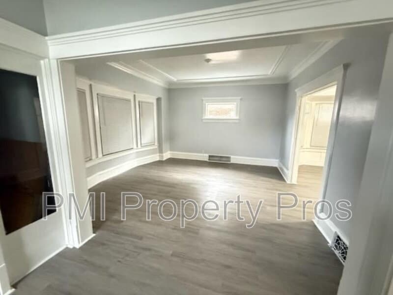 Milwaukee Condo: 3225 N 27th St