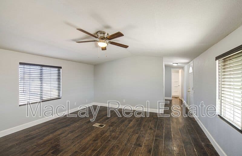 Florence House: 20968 E Florence Kelvin Hwy