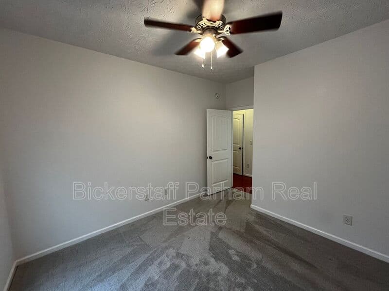 Columbus House: 7013 Imperial Way