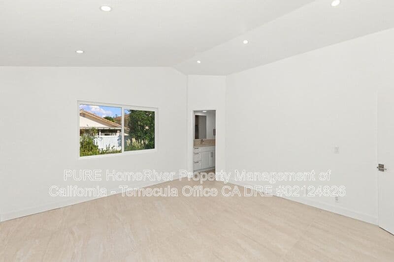 Temecula House: 27498 Rosebay Ct