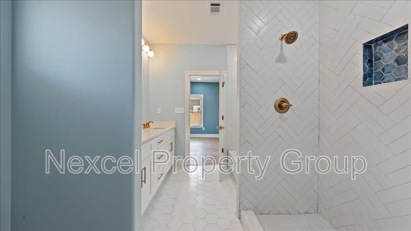 Memphis House: 1072 Bruce Street