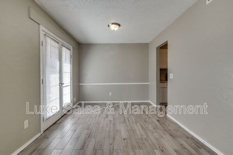 Oklahoma City House: 6048 NW Expressway