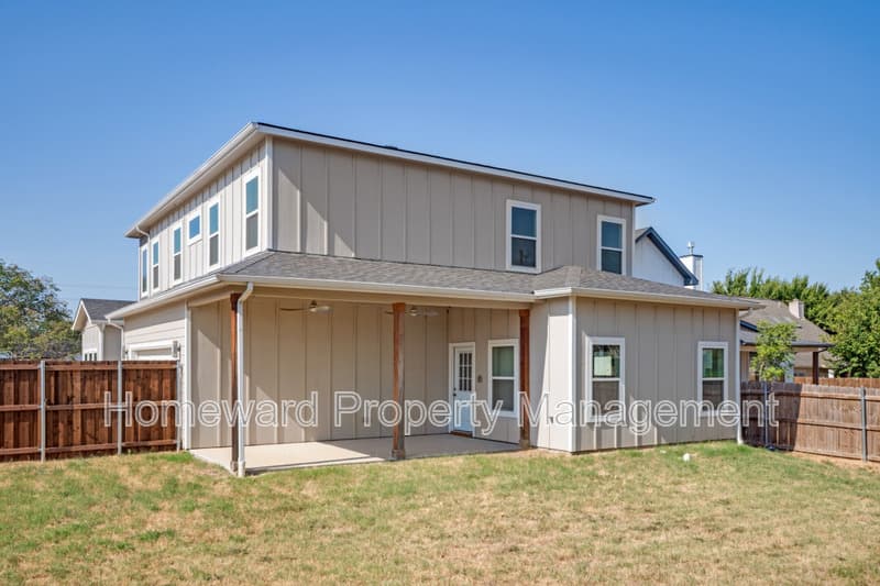 Roanoke House: 315 Lois Street