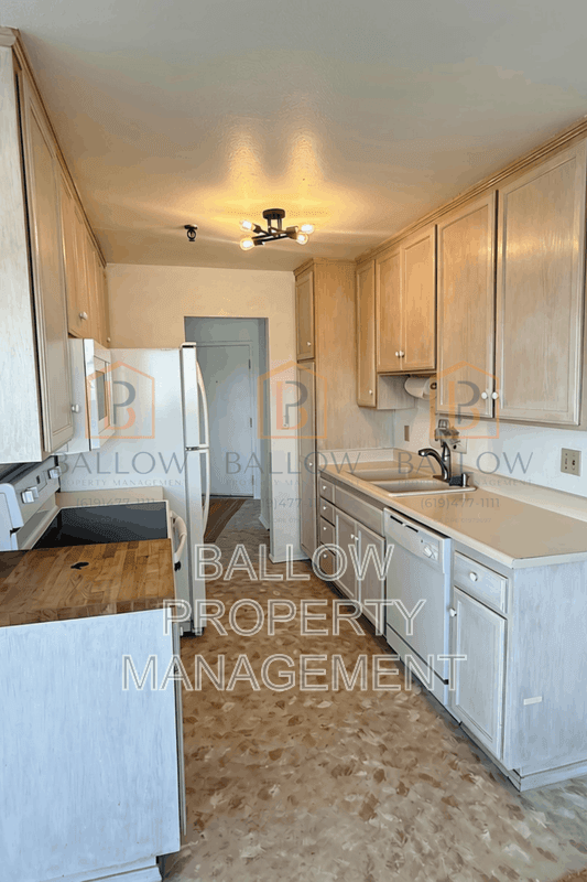 San Diego House: 3991 Crown Point Dr