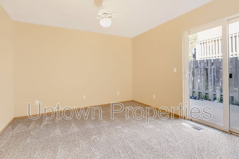 Happy Valley House: 14182 SE Summerfield Loop