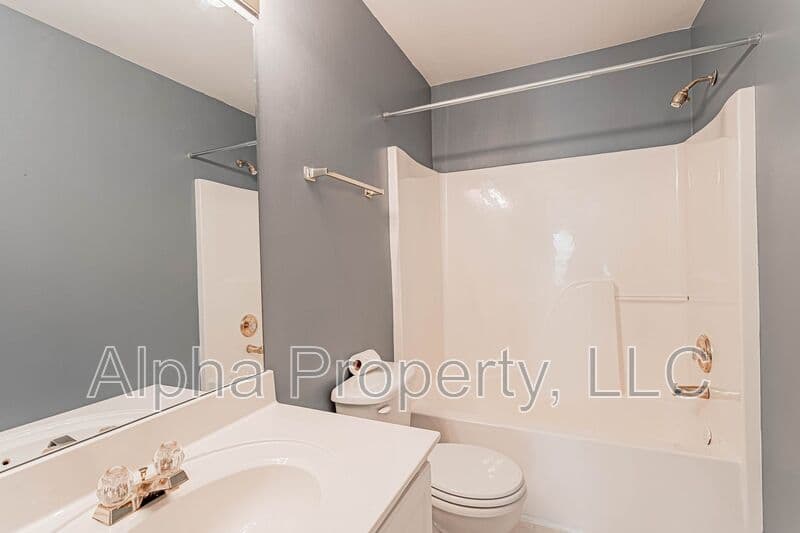 Greenville House: 7 Box Tree Way